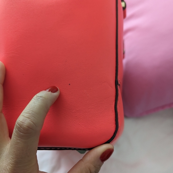 Kate Spade bow tote 🩷🖤 Limited time 60$ 🖤🩷 - Picture 10 of 12